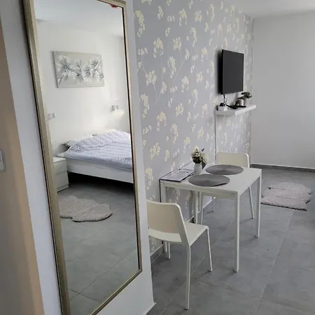 Oaza Apartmani 1 Senta Exterior photo